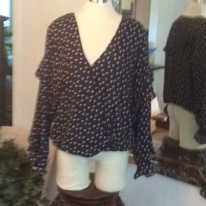 XL NWT max studio feminine top lots of details